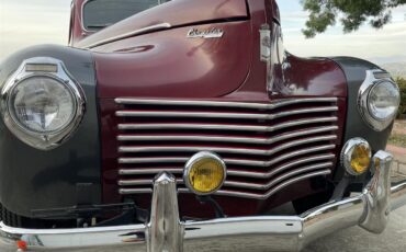 Chrysler-Windsor-1940-Burgandy-Gray-46