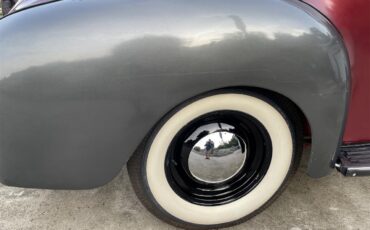 Chrysler-Windsor-1940-Burgandy-Gray-5