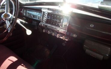 Chrysler-Windsor-1947-Black-Red-6