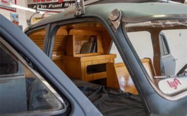 Chrysler-Windsor-1949-Grey-Patina-Woodgrain-2