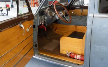 Chrysler-Windsor-1949-Grey-Patina-Woodgrain-4