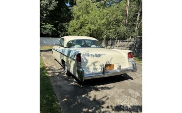 Chrysler-Windsor-1956-Pearl-Cream-and-blue-2