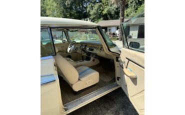 Chrysler-Windsor-1956-Pearl-Cream-and-blue-3