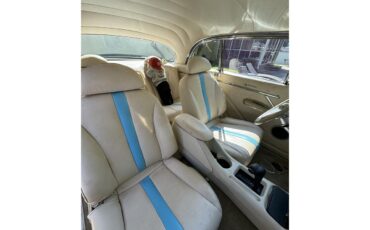 Chrysler-Windsor-1956-Pearl-Cream-and-blue-4