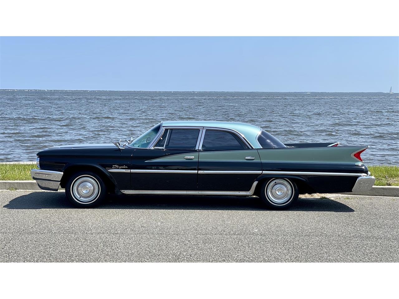 Chrysler-Windsor-1960-Black-4