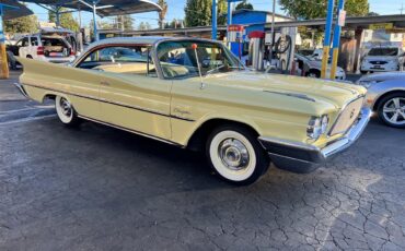 Chrysler-Windsor-1960-Yellow-amp-White-Black-amp-Gold-13