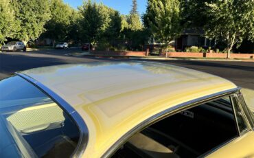 Chrysler-Windsor-1960-Yellow-amp-White-Black-amp-Gold-2