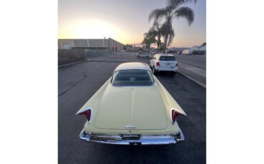 Chrysler-Windsor-1960-Yellow-amp-White-Black-amp-Gold-6