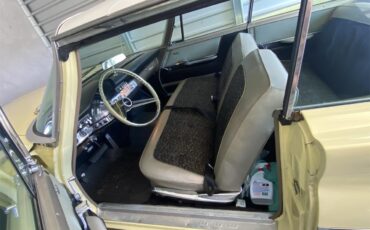 Chrysler-Windsor-1960-Yellow-amp-White-Black-amp-Gold-9