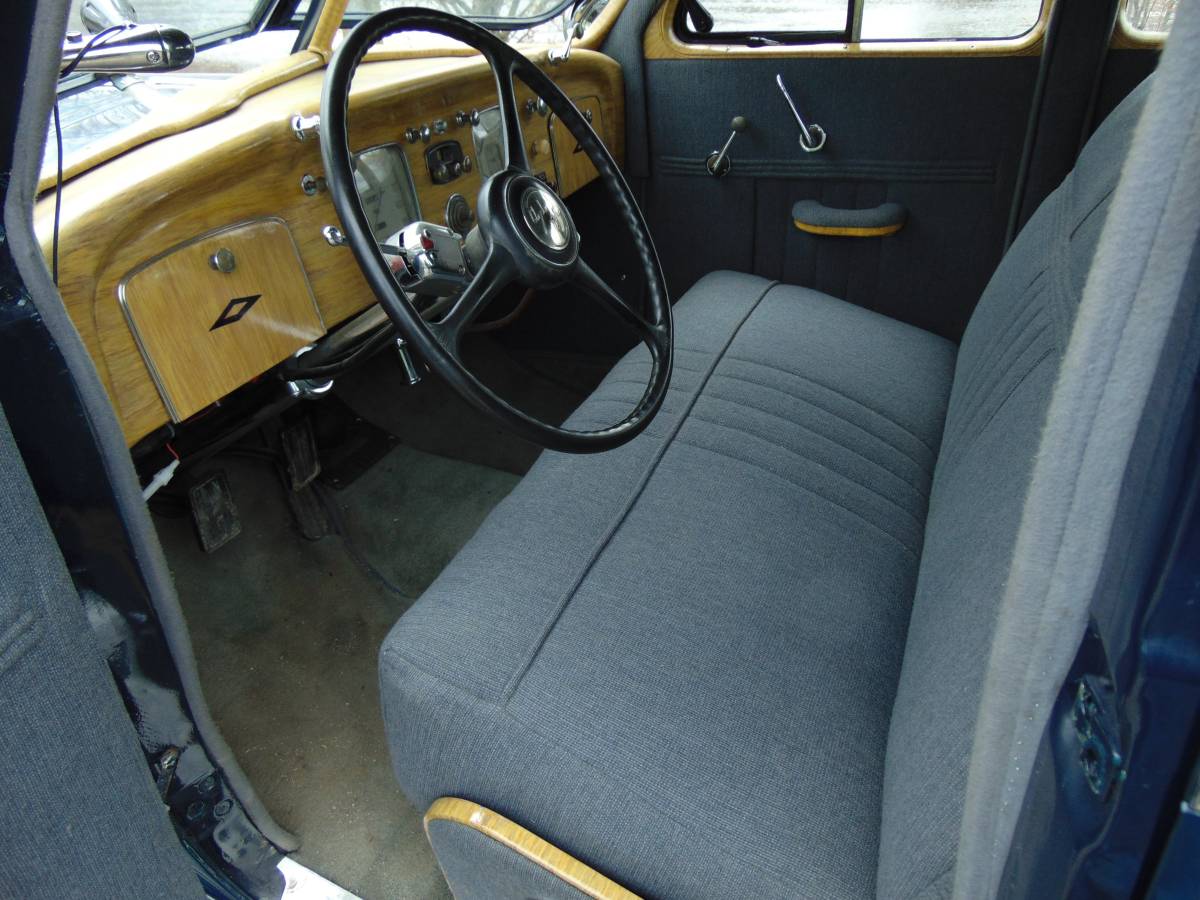 Chrysler-air-flow-1937-blue-4