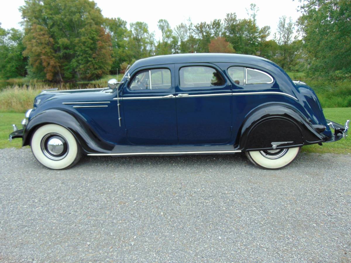 Chrysler-air-flow-1937-blue