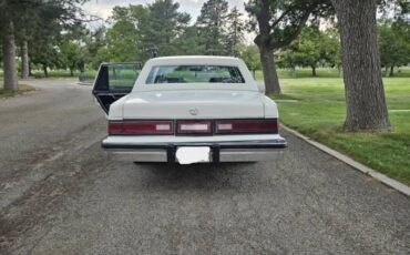 Chrysler-diesel-1983-white-12