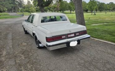 Chrysler-diesel-1983-white-13