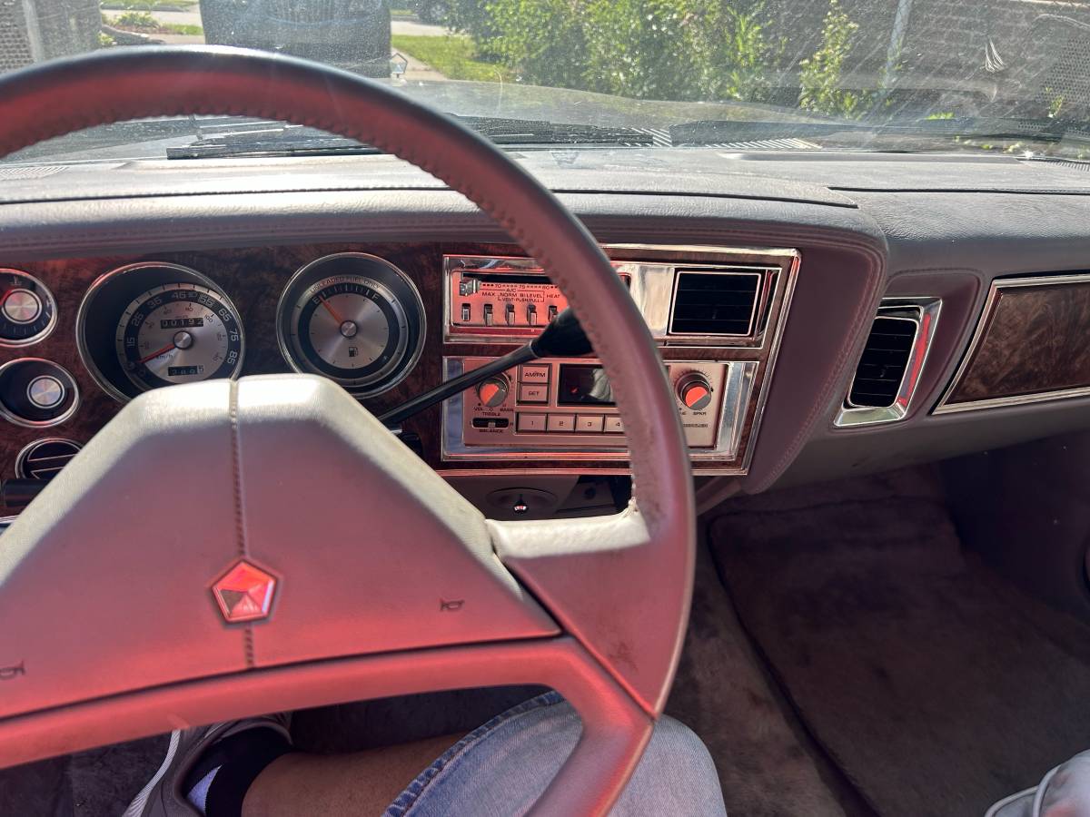 Chrysler-fifth-avenue-1987-black-1