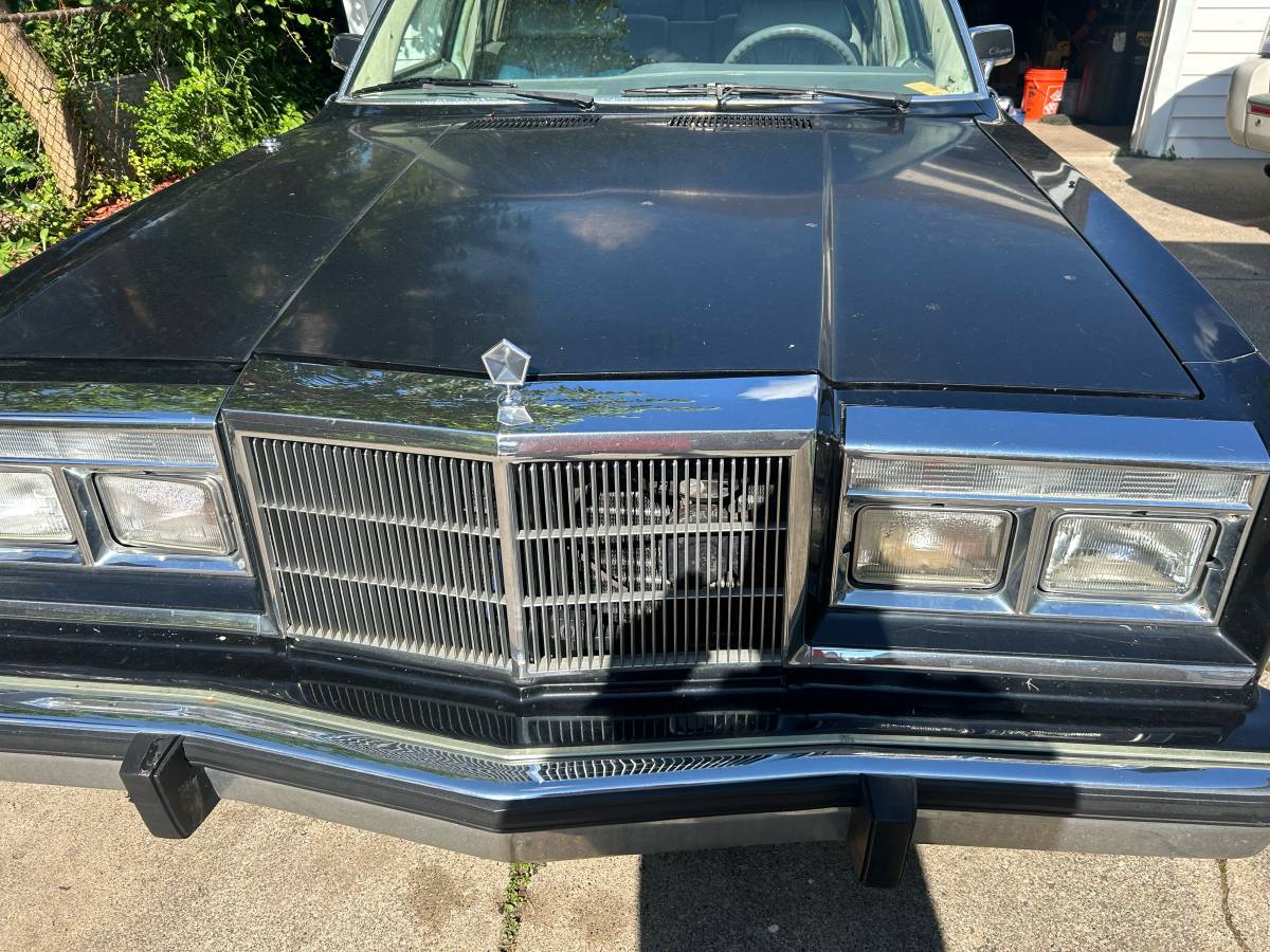 Chrysler-fifth-avenue-1987-black-7