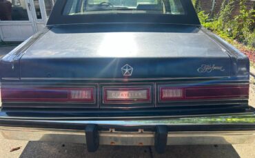 Chrysler-fifth-avenue-1987-black-9