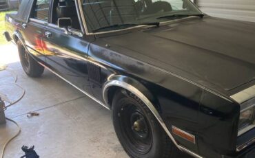 Chrysler-fifth-avenue-1988-black-1