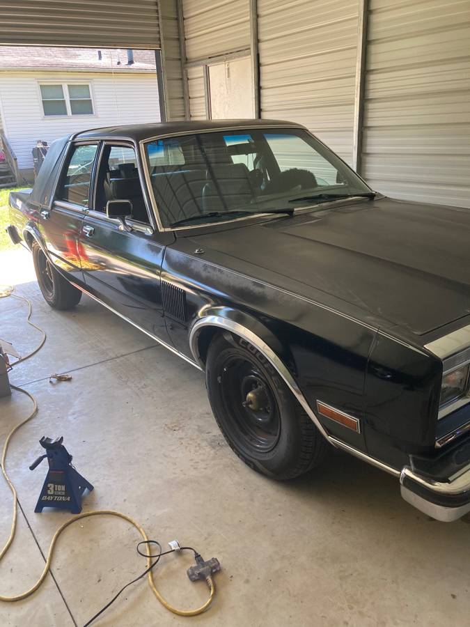 Chrysler-fifth-avenue-1988-black-1