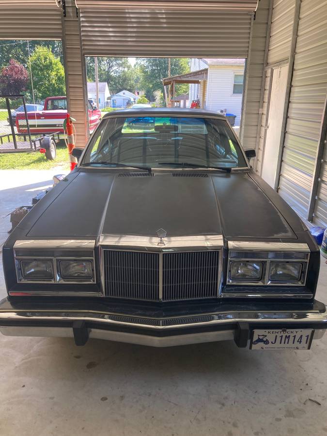 Chrysler-fifth-avenue-1988-black-13