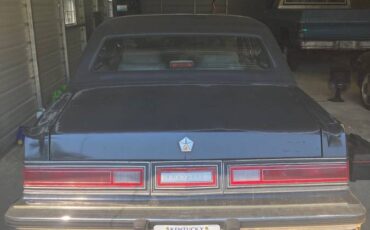 Chrysler-fifth-avenue-1988-black-3