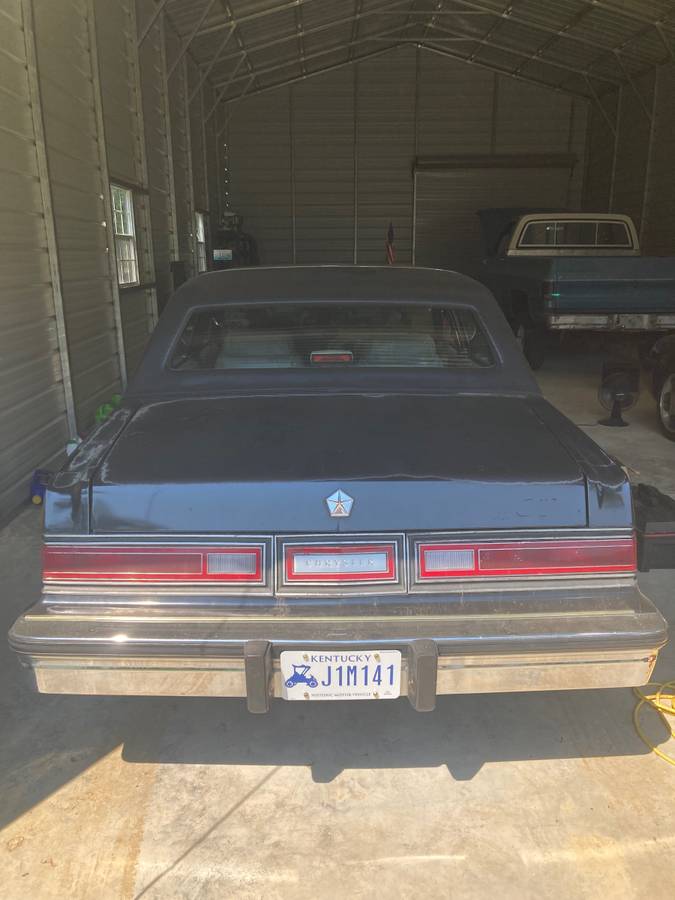 Chrysler-fifth-avenue-1988-black-3