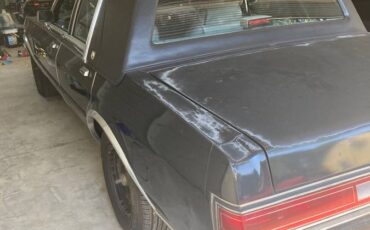 Chrysler-fifth-avenue-1988-black-4
