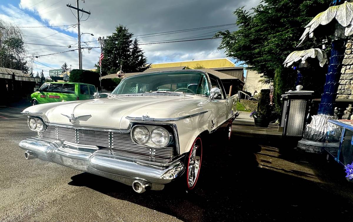 Chrysler-imperial-1958-4