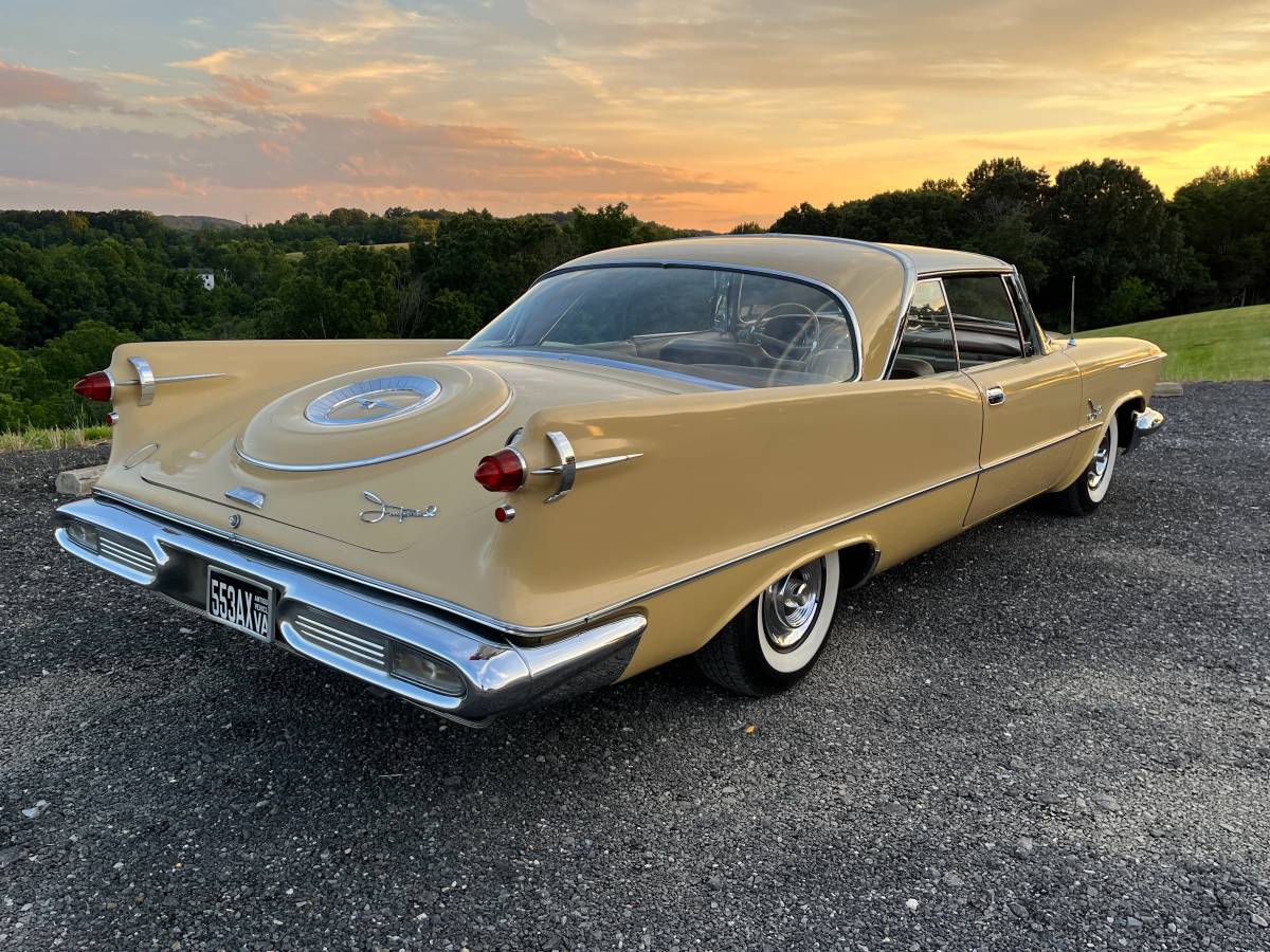 Chrysler-imperial-1958-yellow-12