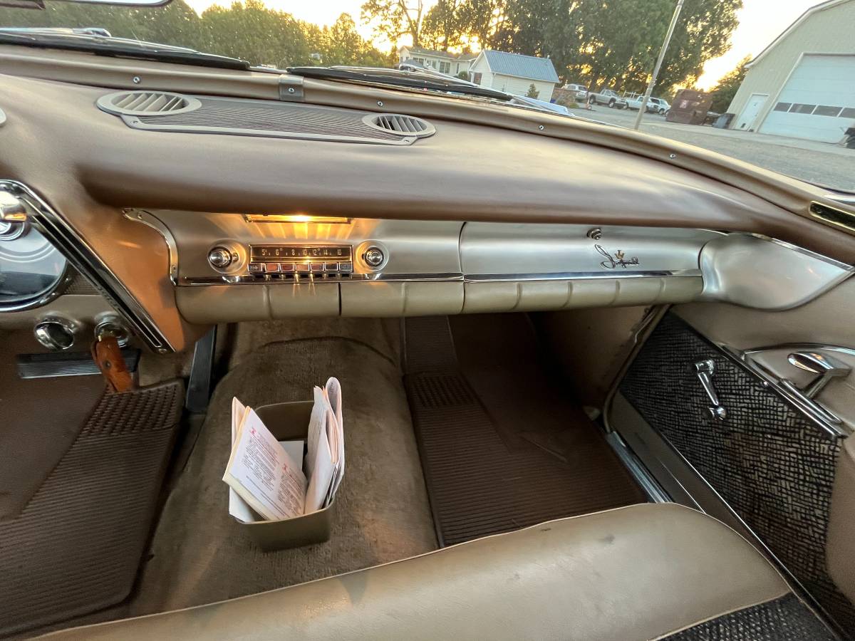 Chrysler-imperial-1958-yellow-4