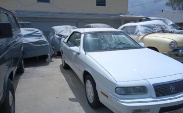 Chrysler-la-baron-1995-white