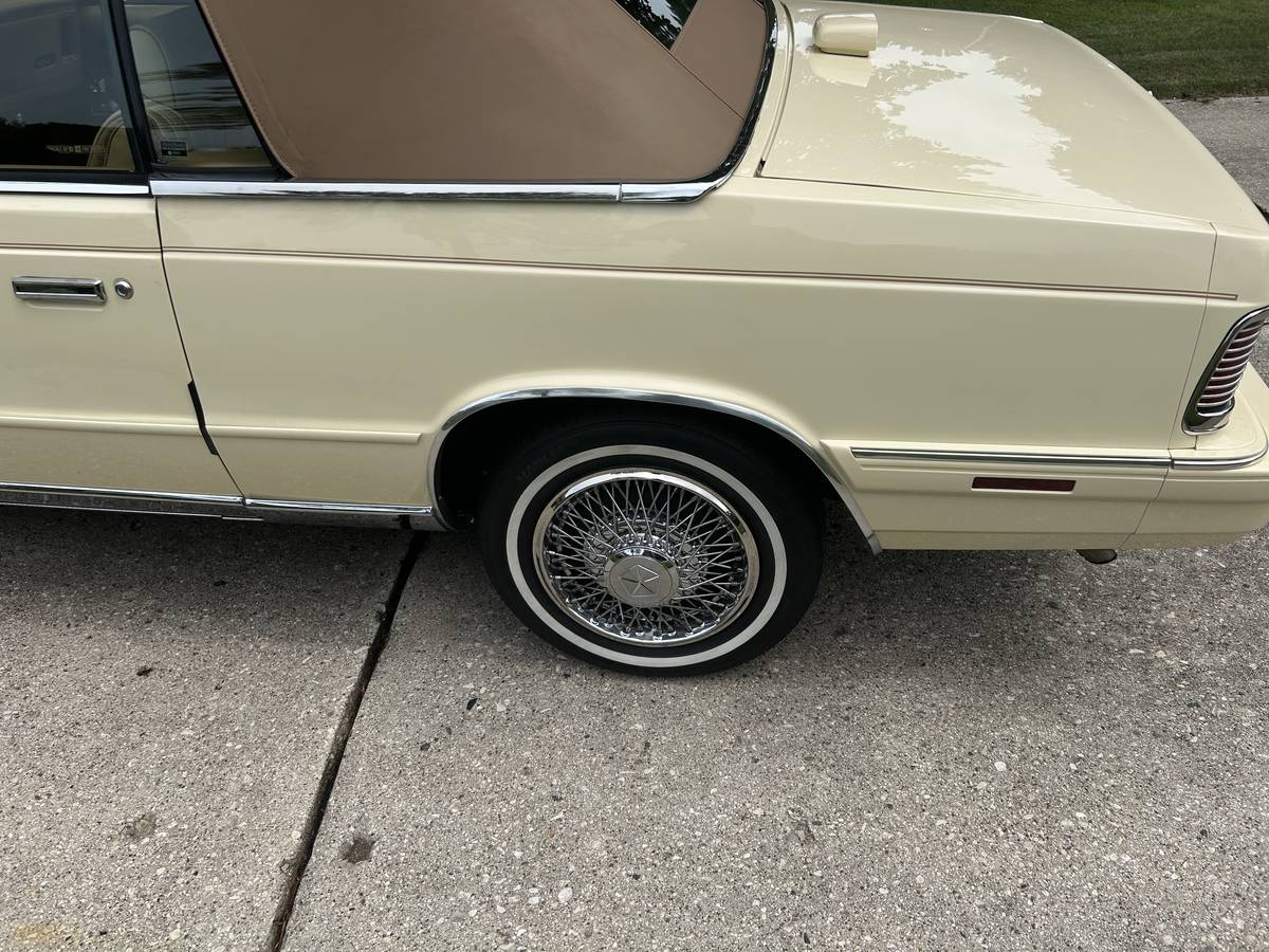 Chrysler-la-baron-convertible-marc-cross-1986-white-1