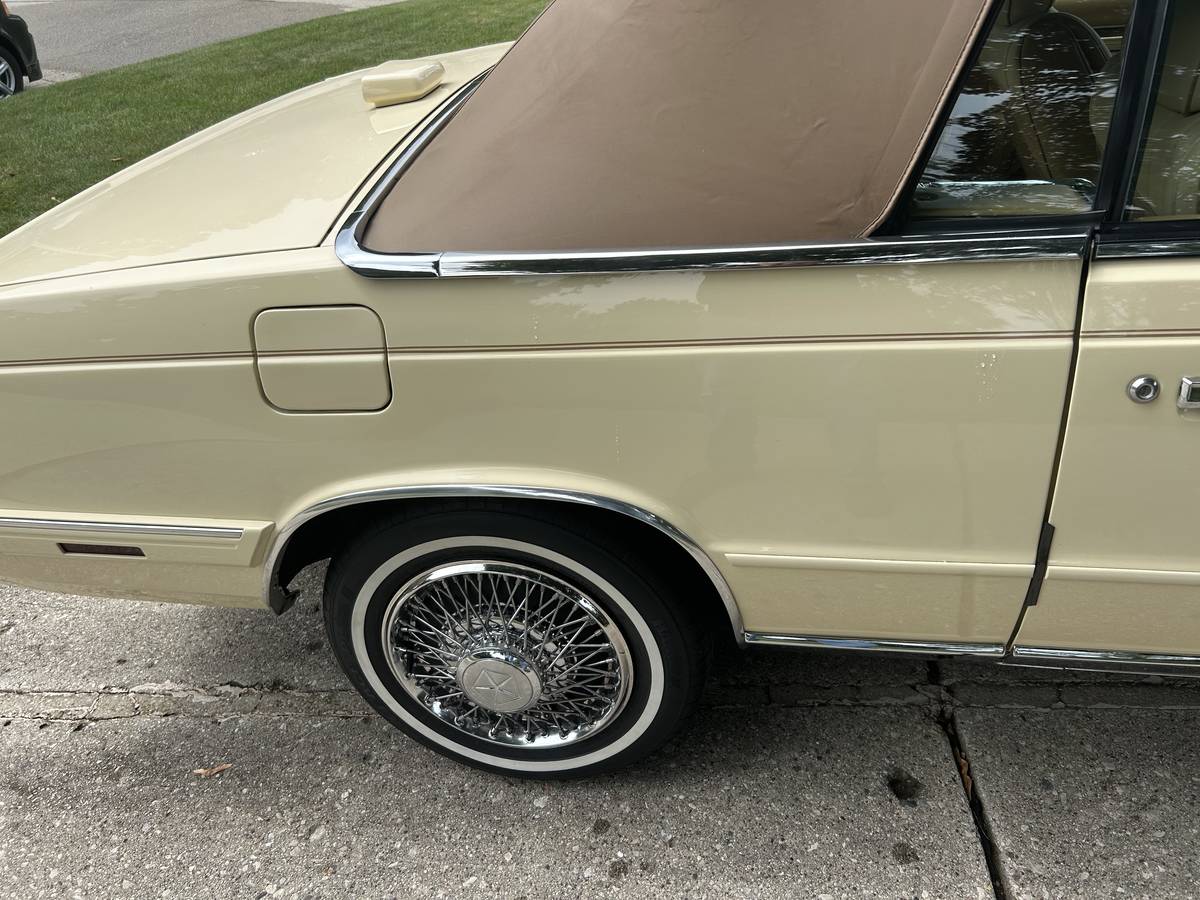 Chrysler-la-baron-convertible-marc-cross-1986-white-14