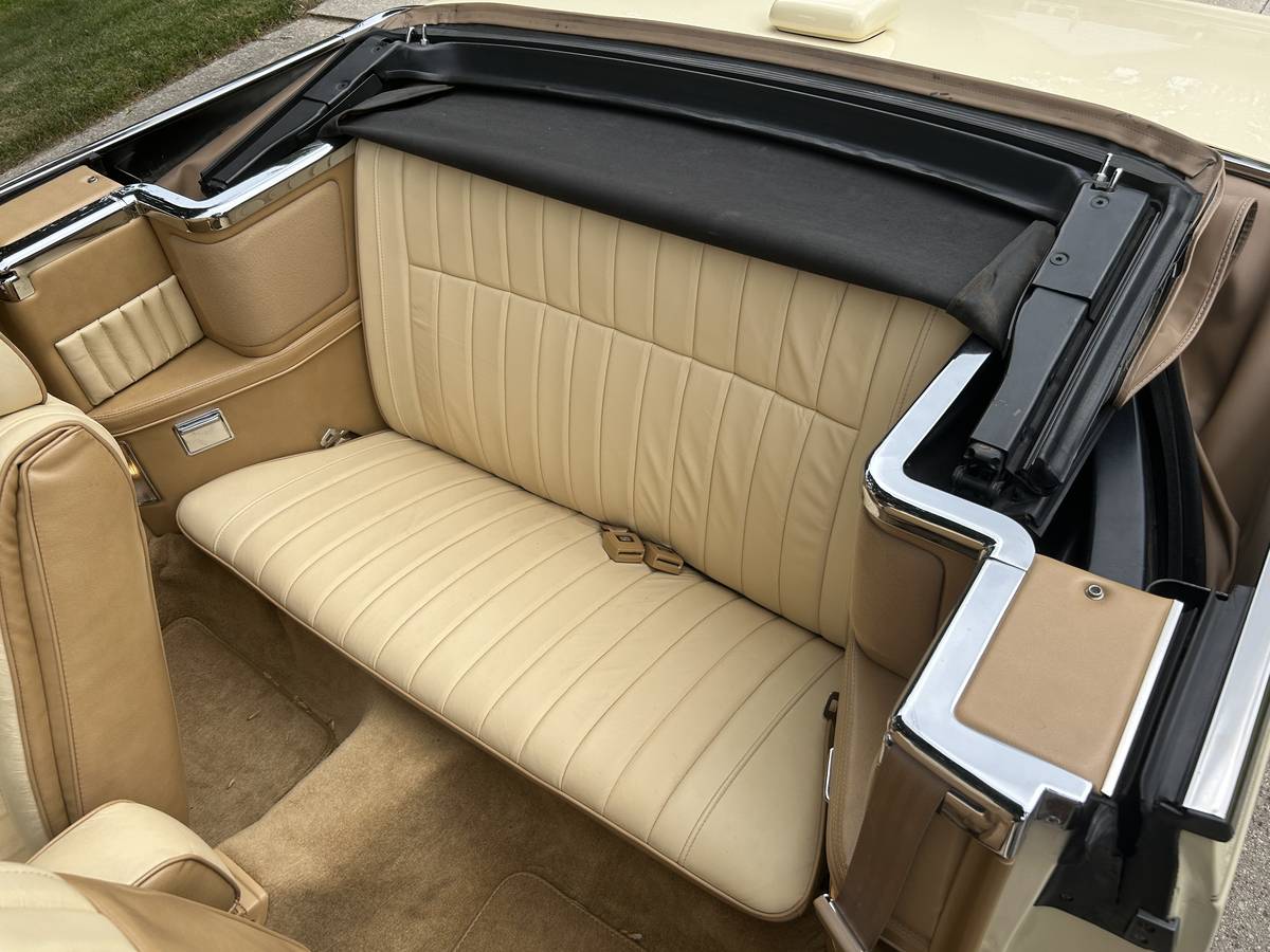 Chrysler-la-baron-convertible-marc-cross-1986-white-2