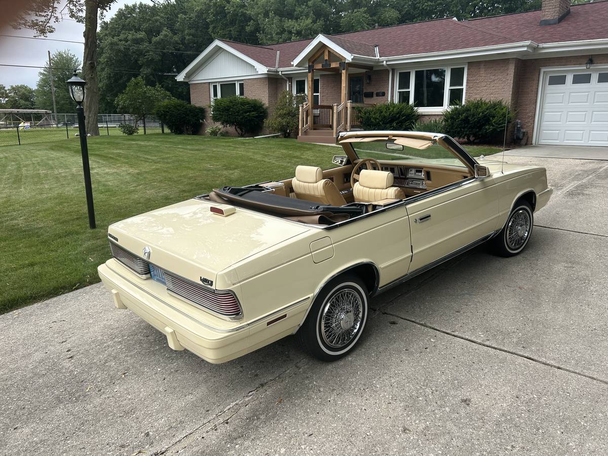 Chrysler-la-baron-convertible-marc-cross-1986-white-4