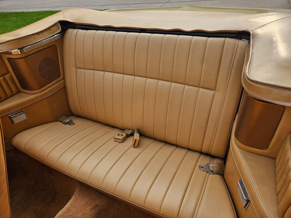 Chrysler-lebaron-1985-yellow-6