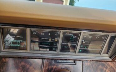 Chrysler-lebaron-1985-yellow-8