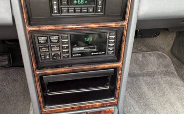 Chrysler-lebaron-1988-red-4