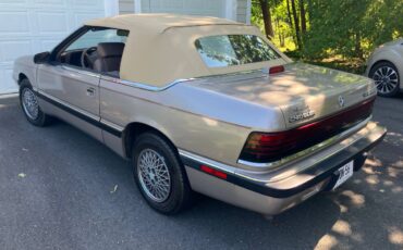 Chrysler-lebaron-1989-silver