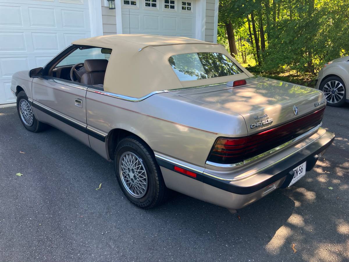 Chrysler-lebaron-1989-silver