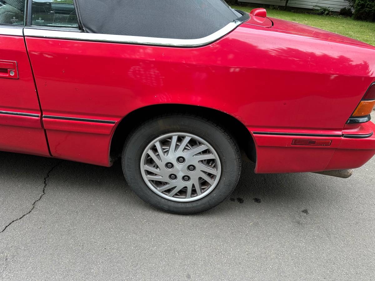 Chrysler-lebaron-1994-5