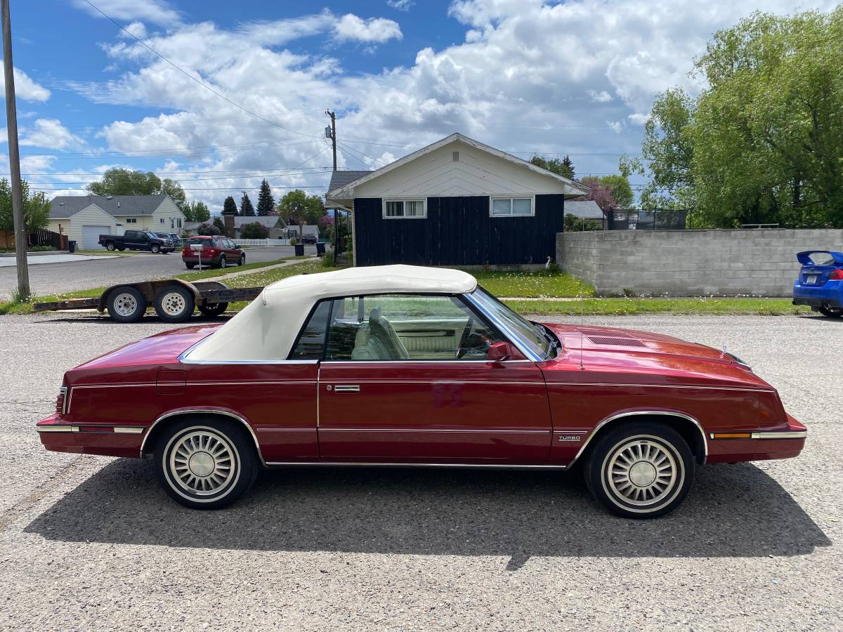 Chrysler-lebaron-convertible-1985-red-3