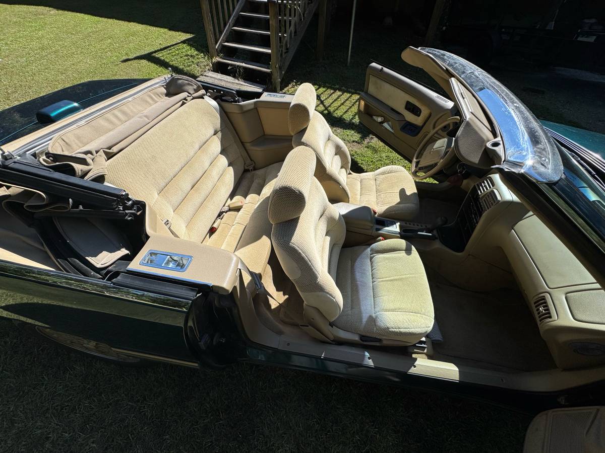 Chrysler-lebaron-gtc-1994-green-10