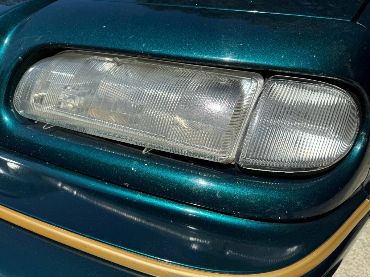 Chrysler-lebaron-gtc-1994-green-17