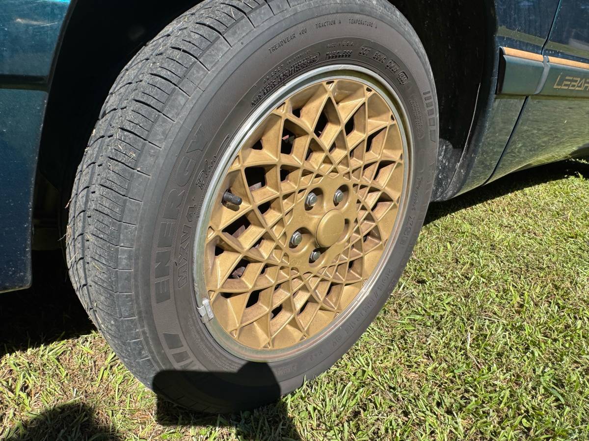 Chrysler-lebaron-gtc-1994-green-18