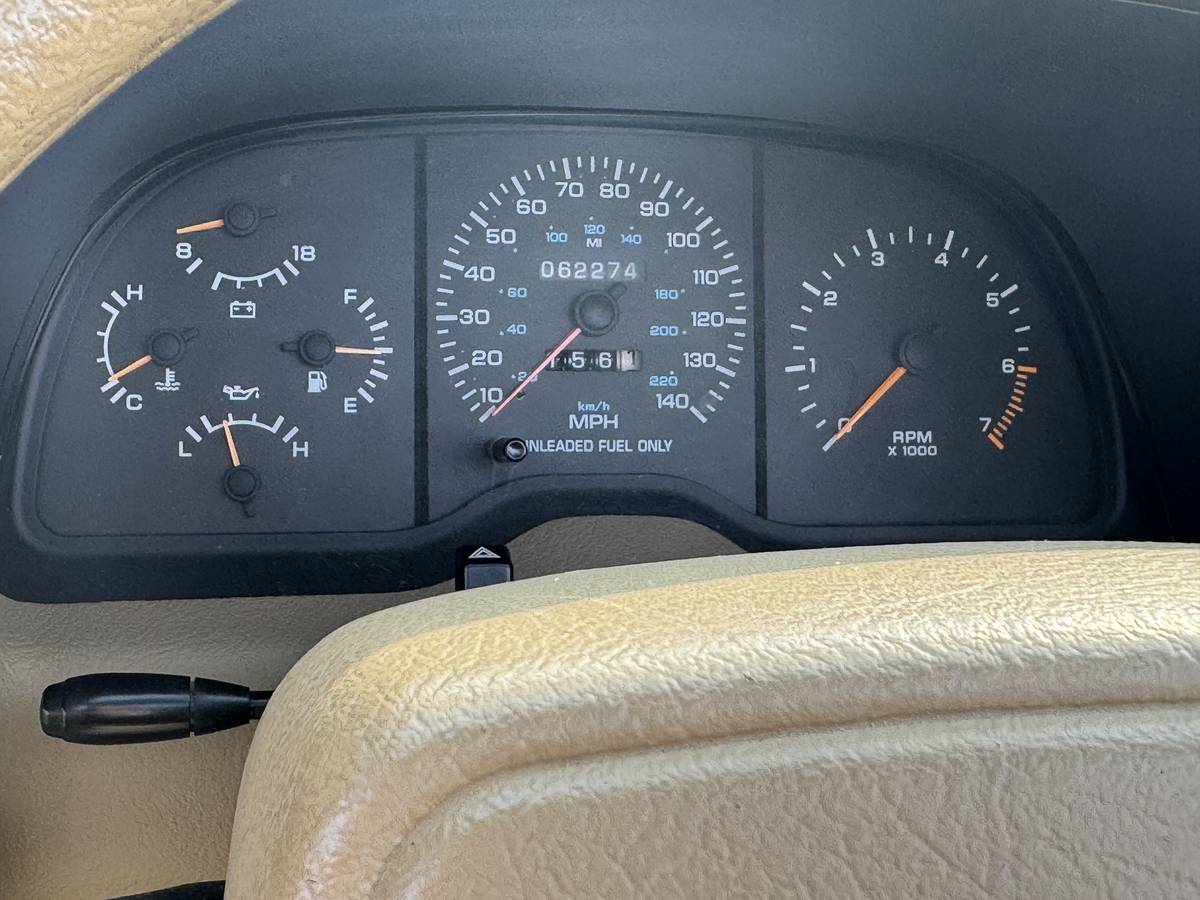 Chrysler-lebaron-gtc-1994-green-3