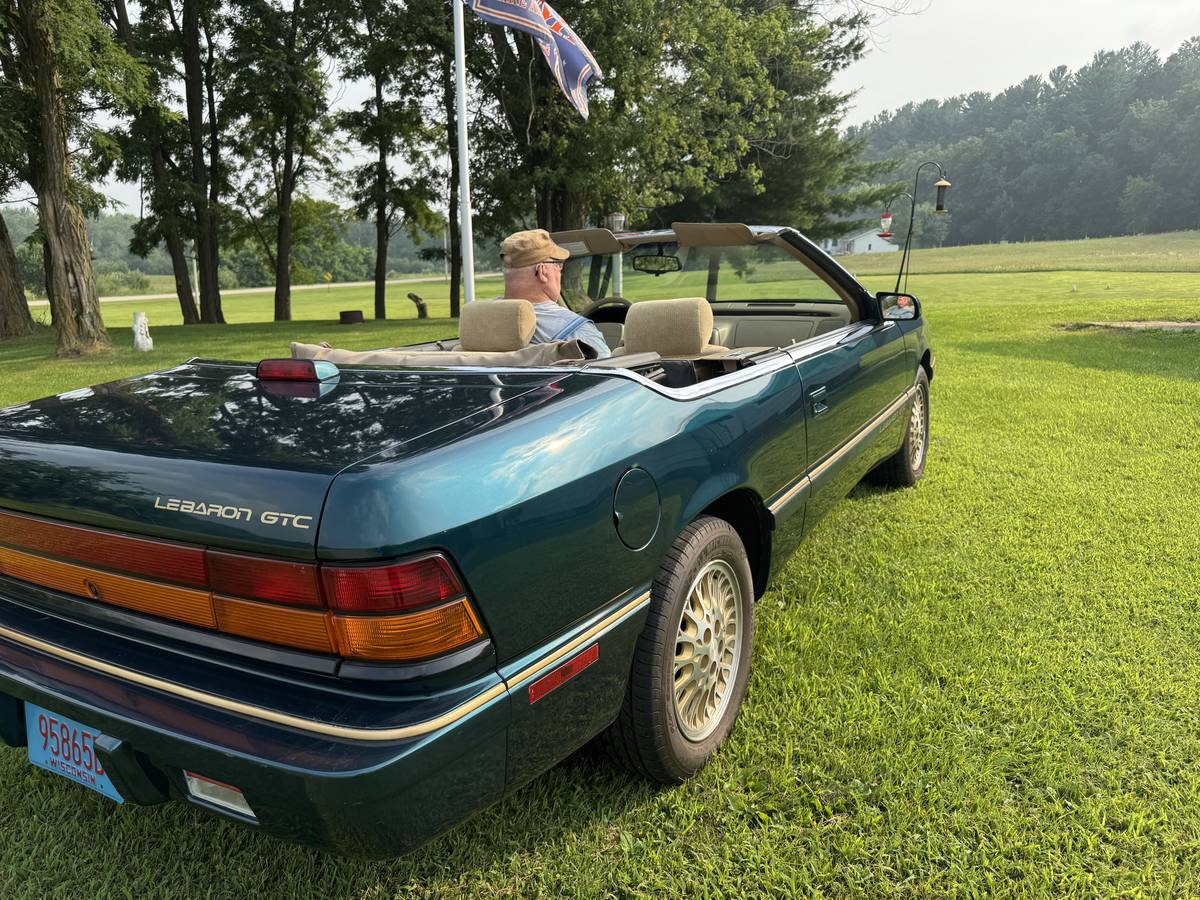 Chrysler-lebaron-gtc-1994-green-5