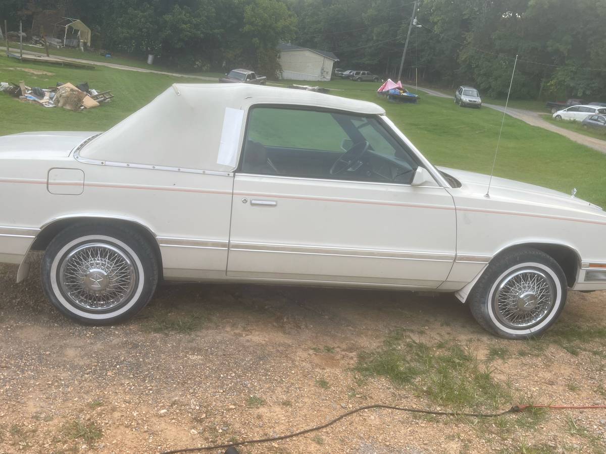 Chrysler-lebron-1982-white-3