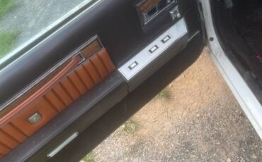 Chrysler-lebron-1982-white-9
