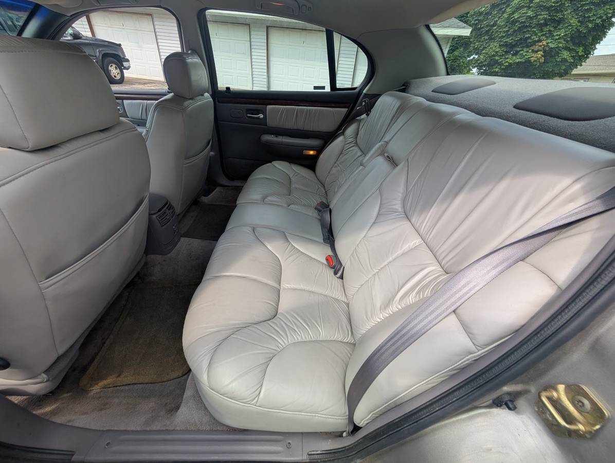 Chrysler-lhs-1994-brown-13