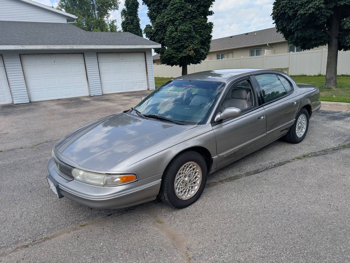 Chrysler-lhs-1994-brown-2